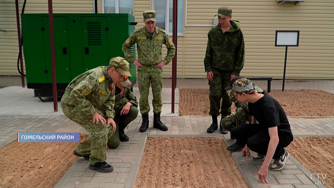 В километре от границы с Украиной – школьники из Глыбоцкого добровольно охраняют рубежи Родины-10