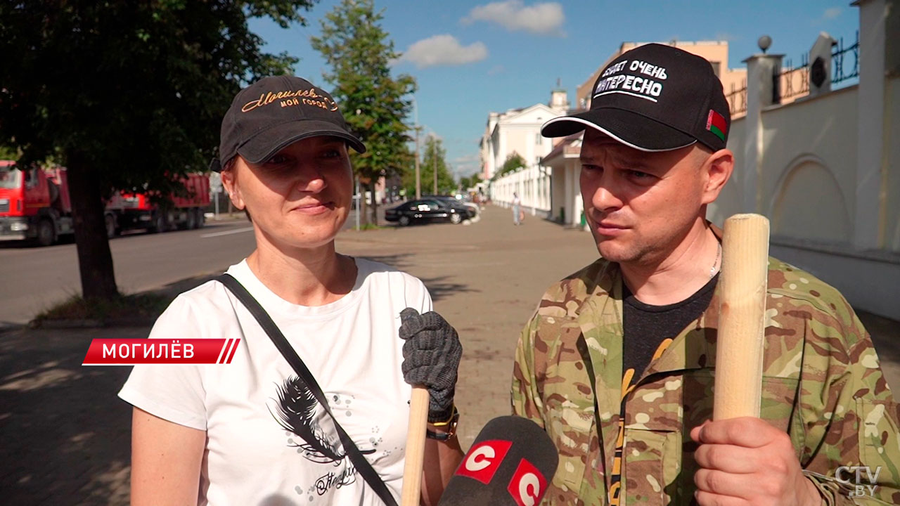 Сотни человек помогают наводить порядок на улицах Могилёва после урагана-6