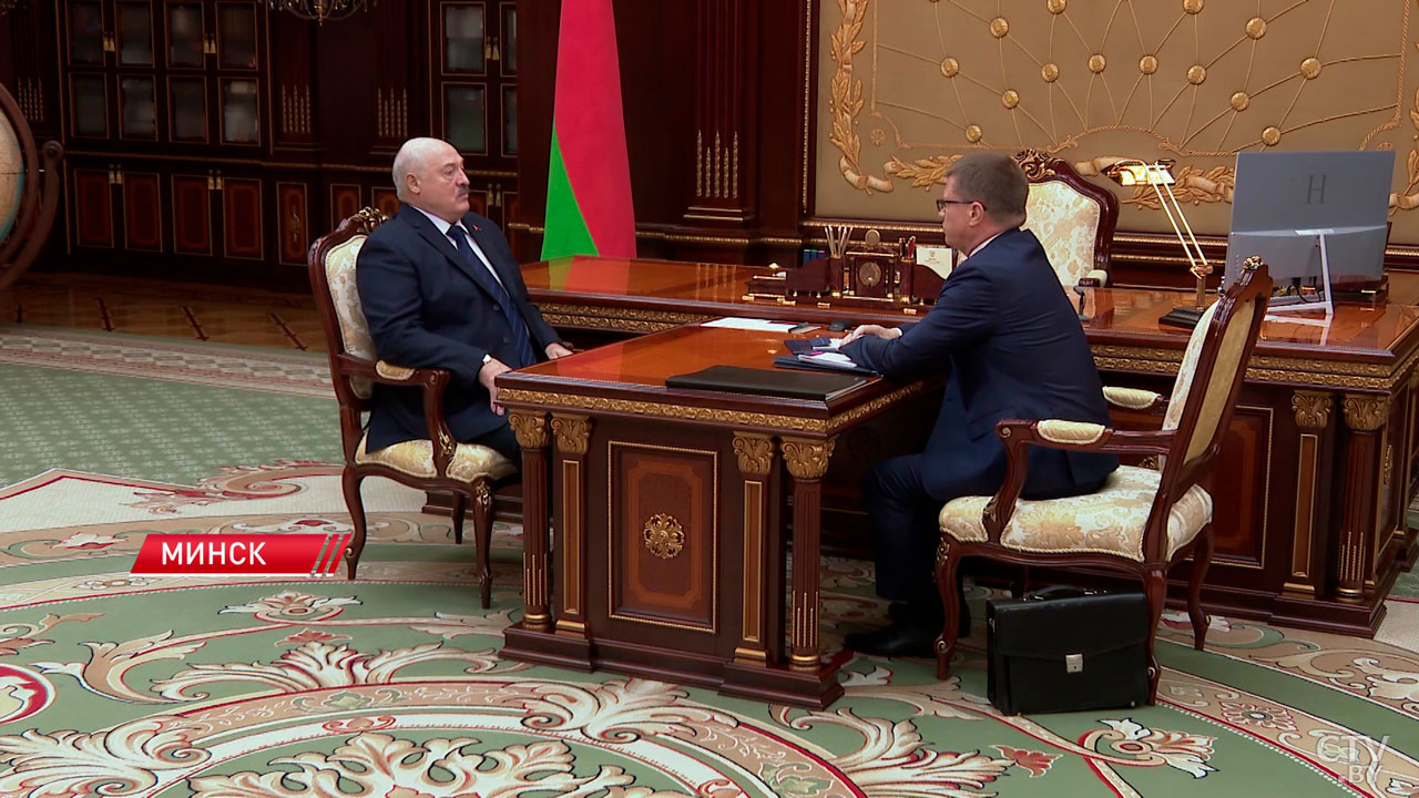 «Без прикрас только. Какие чувствуете недостатки?» Лукашенко принял с докладом главу ФПБ-2