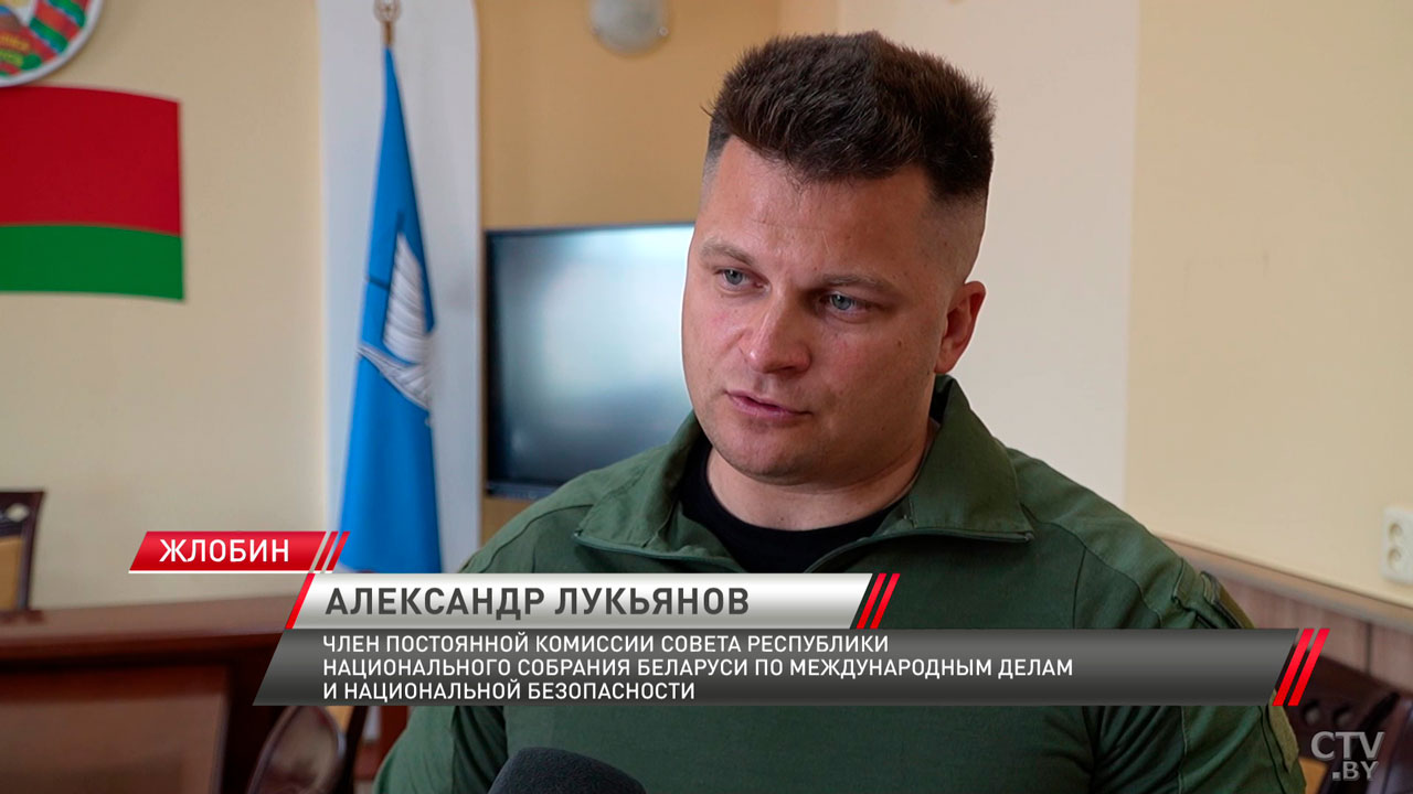 Лукьянов: на приёмах граждан люди ещё смотрят, как развивать нашу госсистему, молодёжную политику-4
