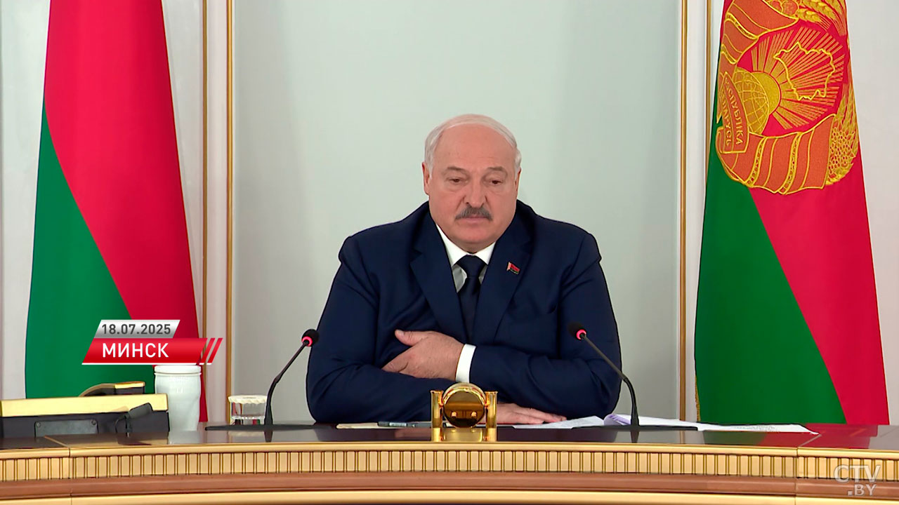Лукашенко поручил минимизировать все риски в период уборочной-4