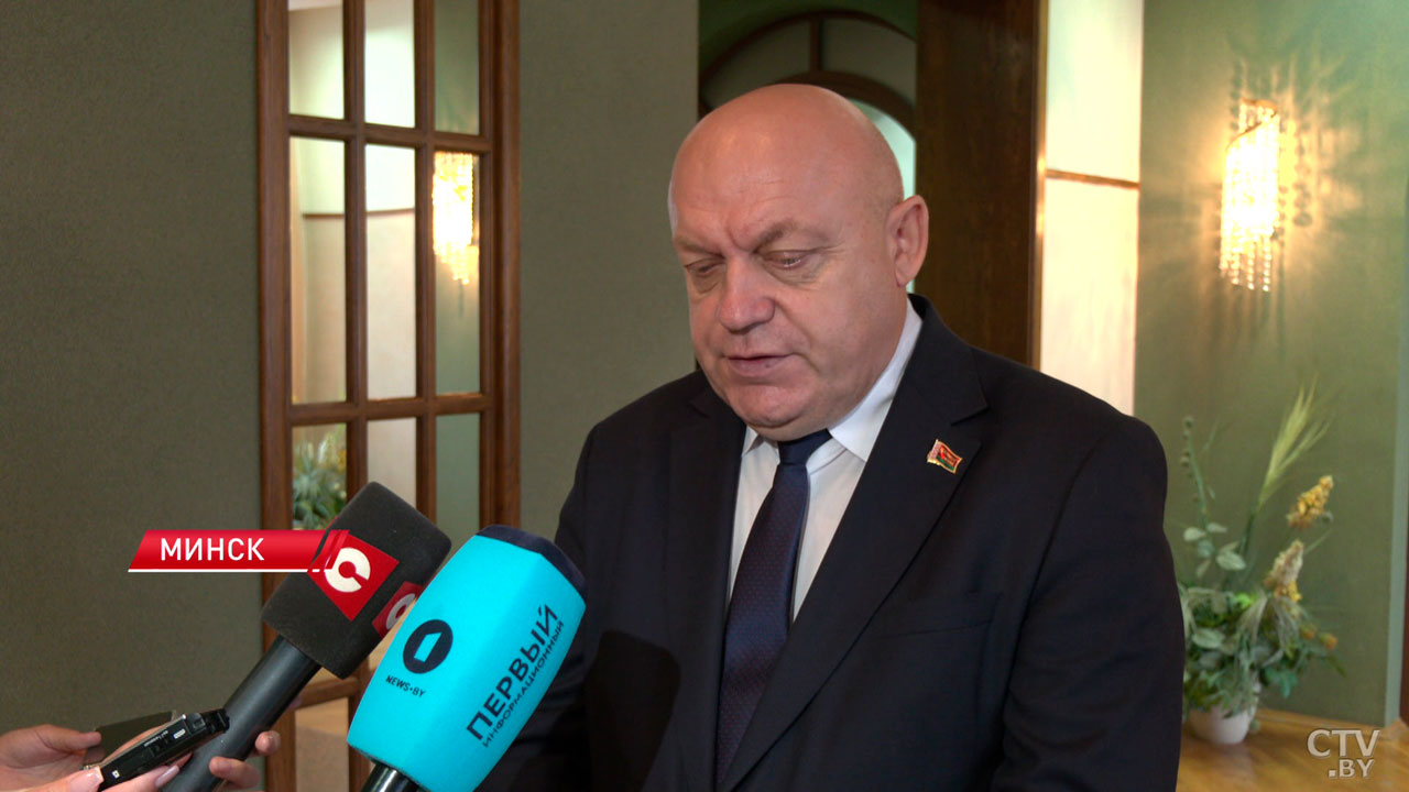 Лукашенко поручил минимизировать все риски в период уборочной-10