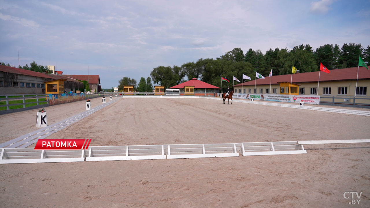 Белорусы захватили лидерство после 2-го соревновательного дня Кубка СНГ по конному троеборью-2 Белорусы захватили лидерство после 2-го соревновательного дня Кубка СНГ по конному троеборью-2