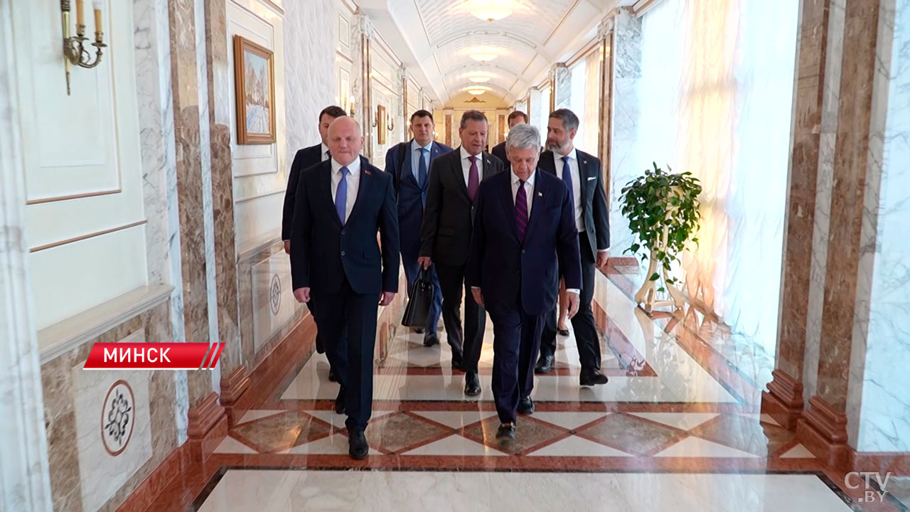 5-часовые переговоры во Дворце Независимости! Что Лукашенко обсуждал со спецпосланником США?-2