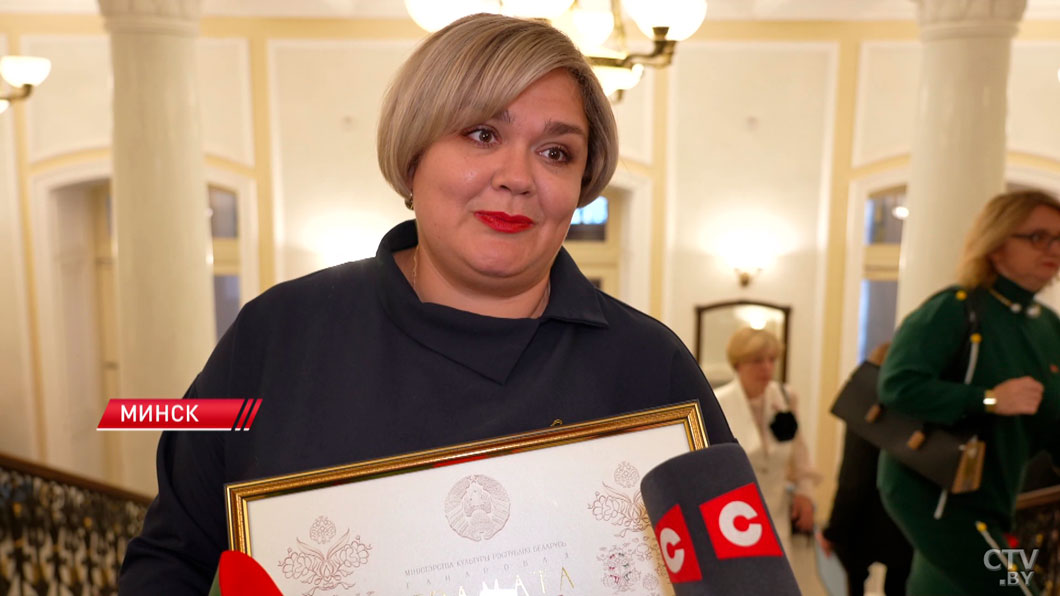 В честь профессионального праздника в Купаловском театре наградили лучших работников культуры-4