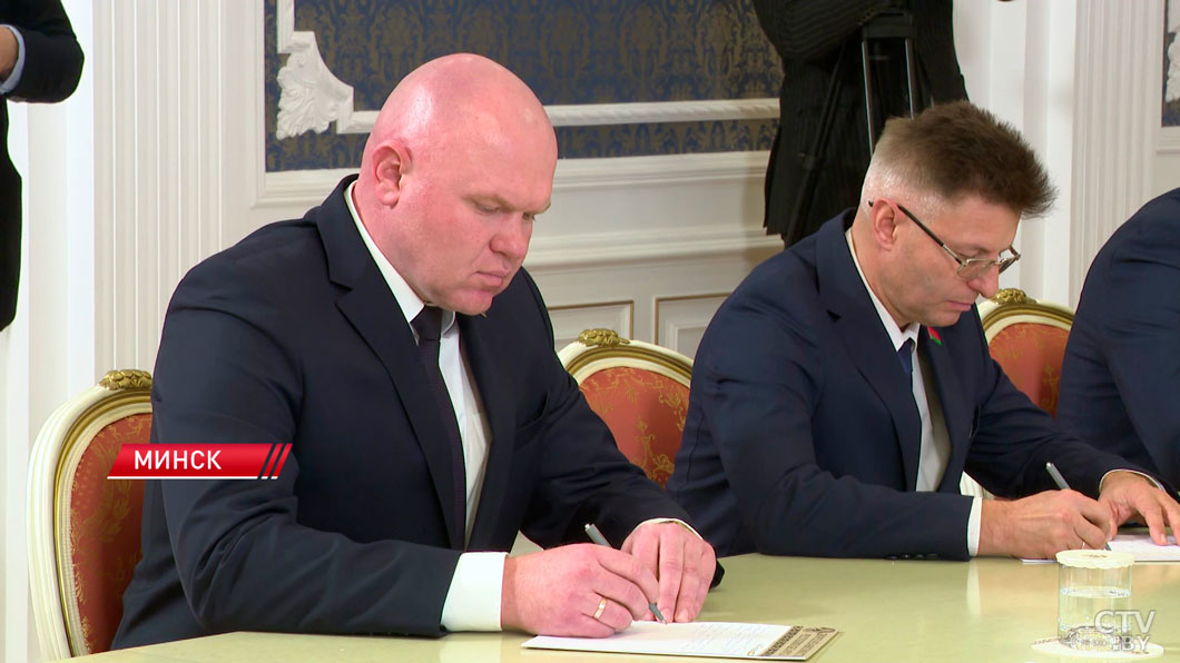 Чьих-то там земель, кустарников или деревень, кроме ваших, нет! Лукашенко согласовал новых управленцев-8
