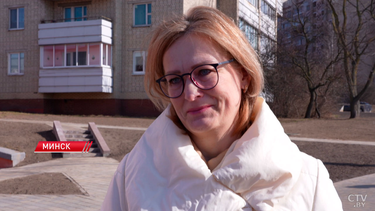 Причина остановки – 8 Марта! Сотрудники ГАИ поздравили автолюбительниц с праздником-4