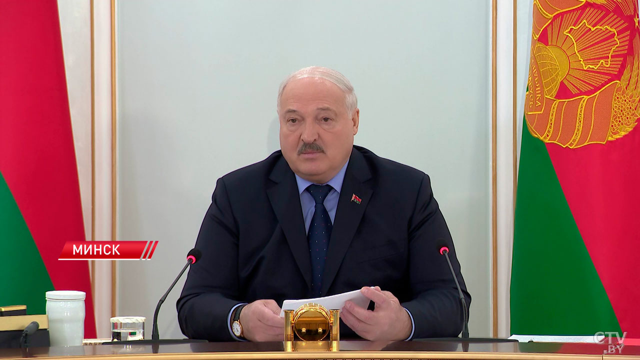 Лукашенко: не надо думать, что мы умные и Бога за бороду взяли, а все вокруг нас, в НАТО, США – дураки-4