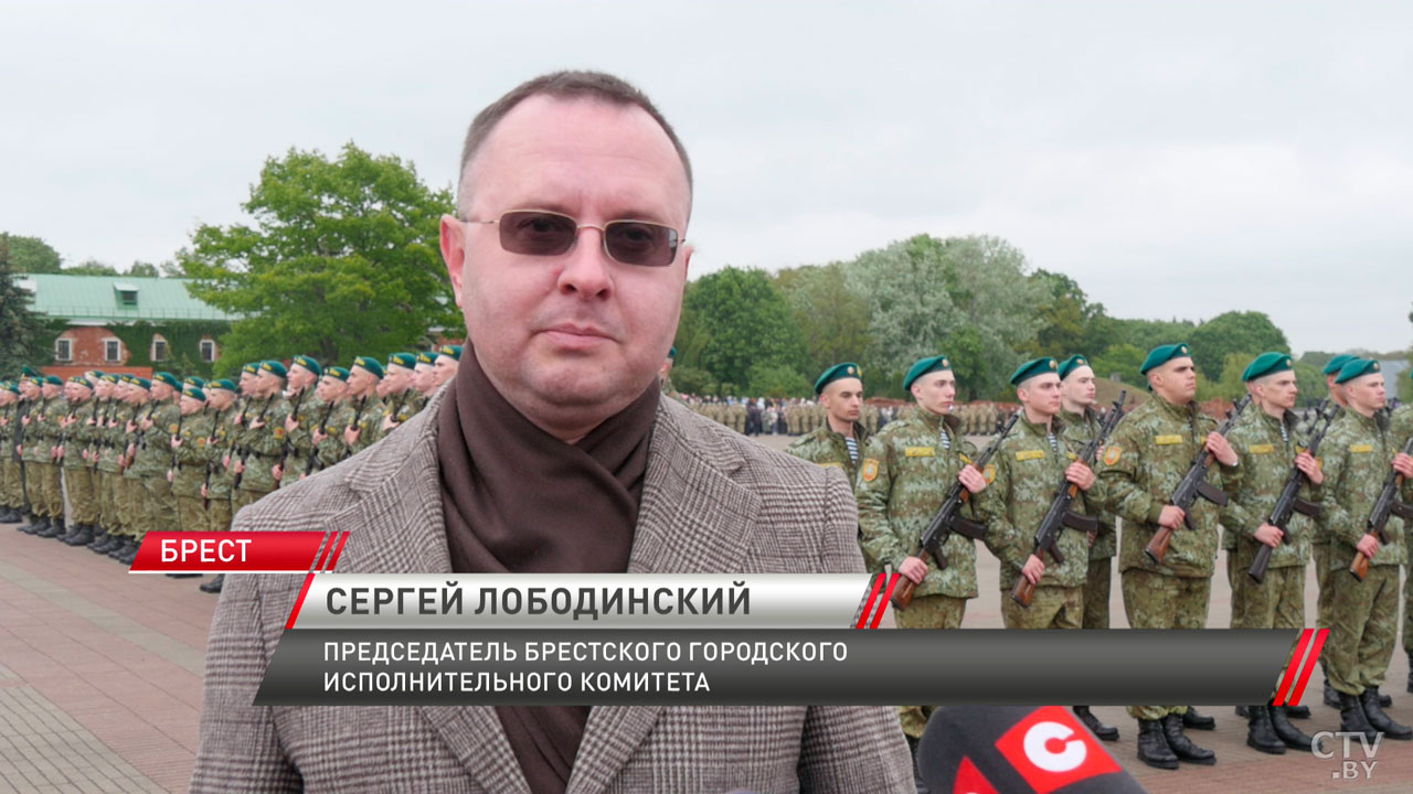 Молодое пополнение пограничников и военнослужащих внутренних войск приняли присягу в Брестской крепости-12