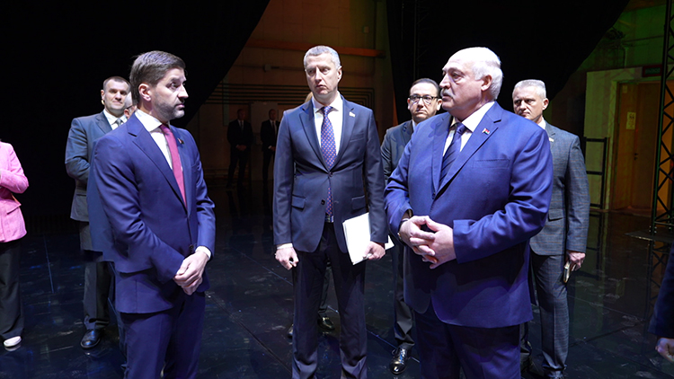 Не тягомотину надо снимать, должно быть современно – Лукашенко в разговоре с Эйсмонтом
