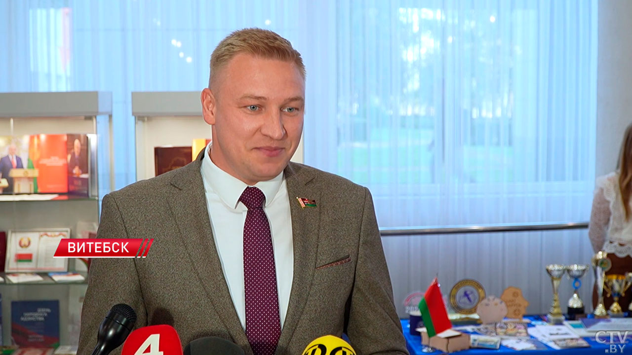 «Беларусь адзіная» – информационно-просветительская акция прошла в Витебске-8 «Беларусь адзіная» – информационно-просветительская акция прошла в Витебске-8