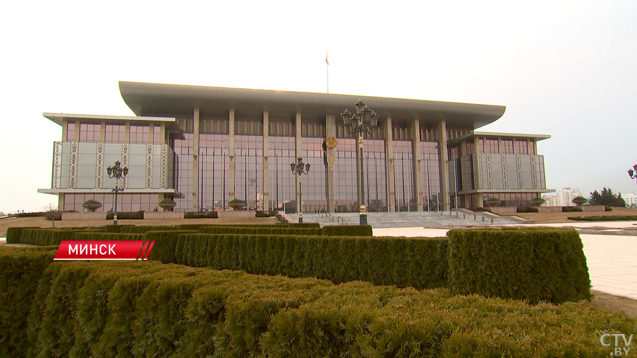 Рост зарплат и дешёвое жильё – Президент утвердил важнейшие прогнозные параметры развития Беларуси на 2026-й-4