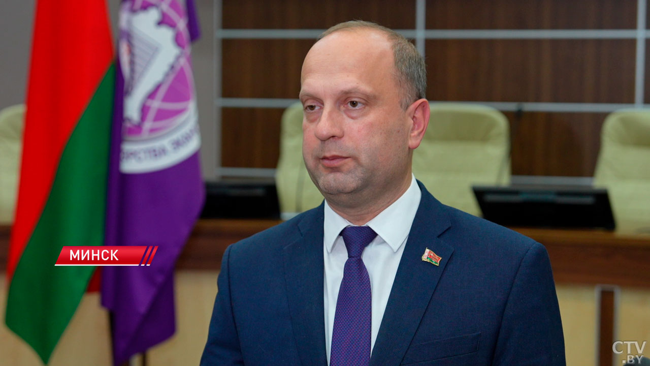 Рост зарплат и дешёвое жильё – Президент утвердил важнейшие прогнозные параметры развития Беларуси на 2026-й-8