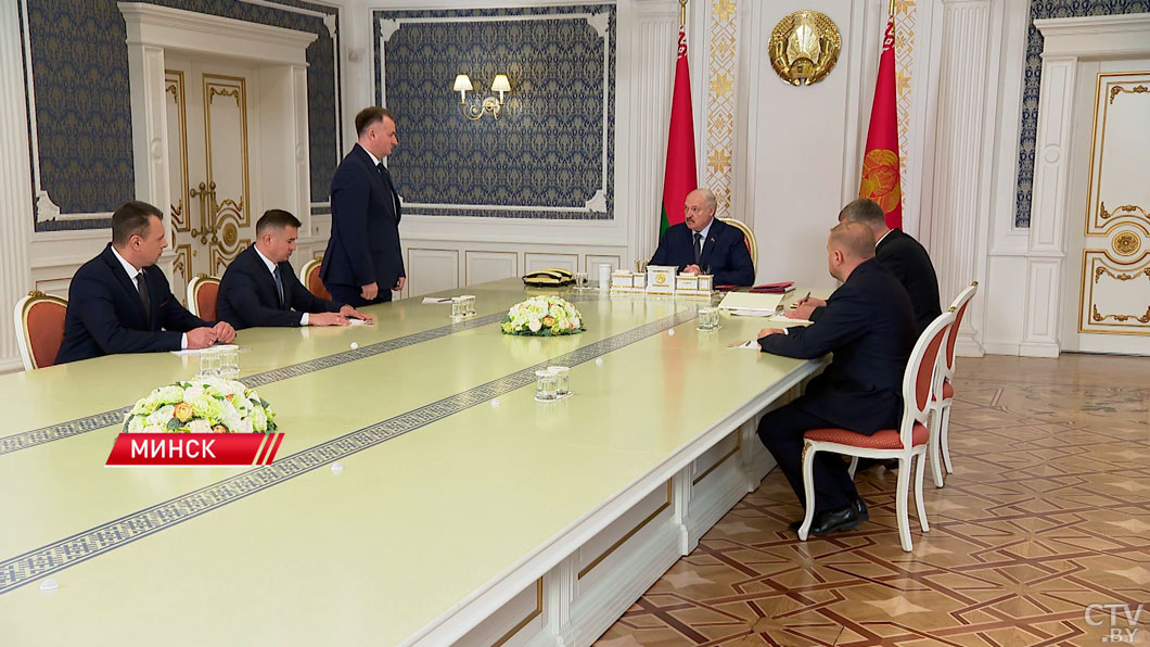 «Тот, кто не усвоит, работать не будет». Президент провёл кадровые назначения в руководстве регионов-2