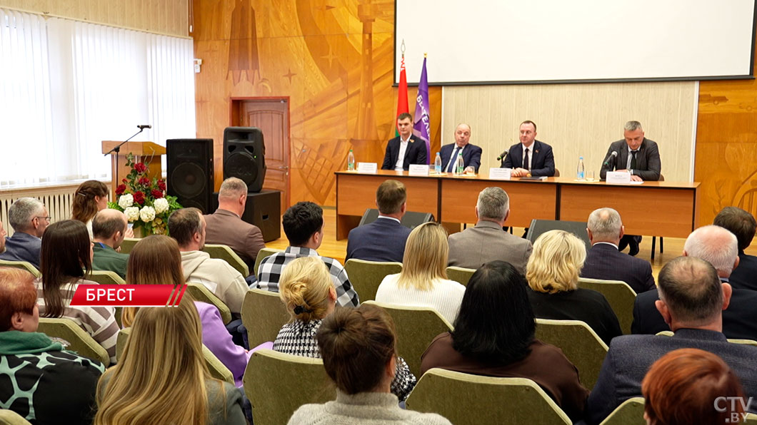 Развитие социальной сферы и поддержка традиций – делегаты о том, что должно лечь в основу новой пятилетки-2