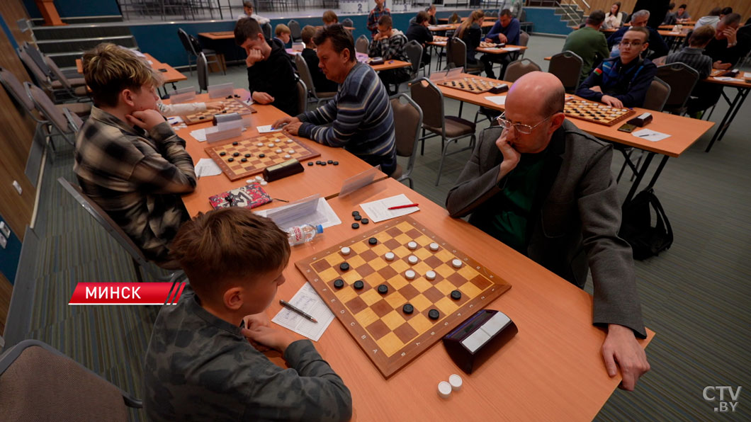 В чемпионате Беларуси по шашкам идёт борьба за места в высшей лиге-2