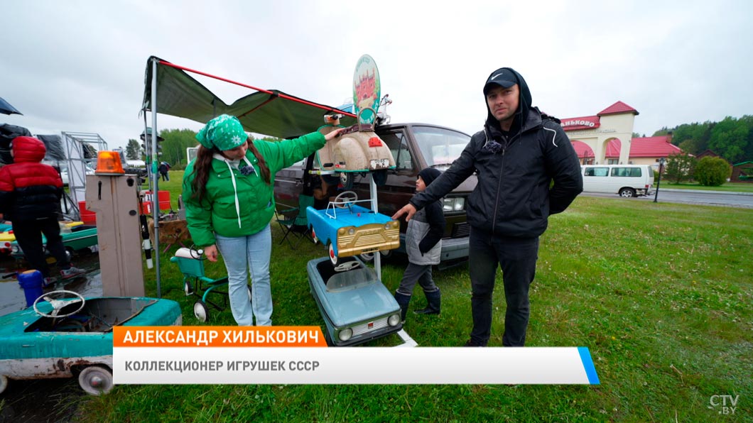Там можно увидеть ретрогрузовики, автобусы и тракторы. Побывали на необычной выставке под Минском-7