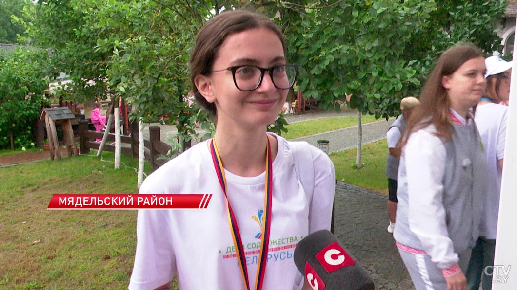 Стали участниками древних обрядов! Дети из СНГ познакомились с белорусской культурой и традициями-12