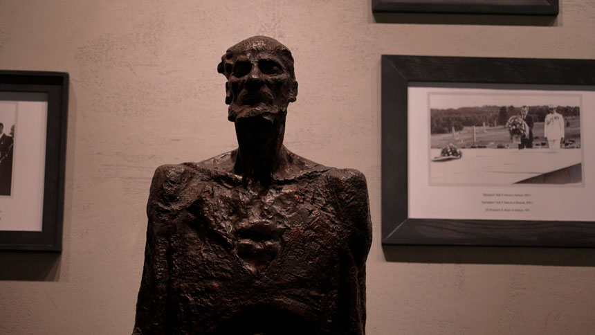 «Судьба подарила счастье жить» – в «Хатыни» открылась выставка, посвященная выжившим жителям деревни