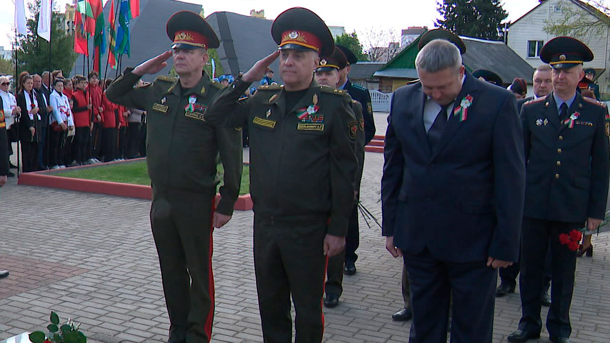 Александр Вольфович принял участие в митинге в Слуцке