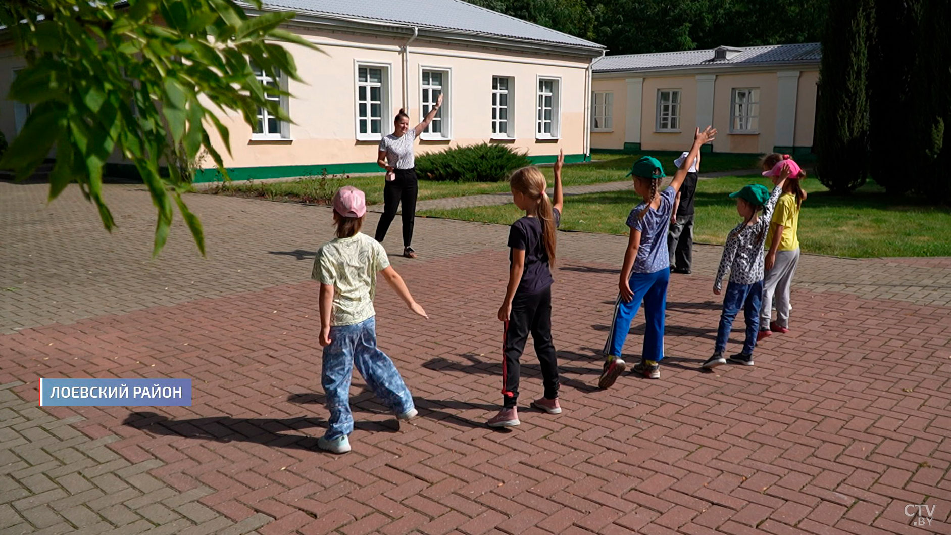 «Окна блестят, полы начищены» – как школы Беларуси встречают новый учебный год-13