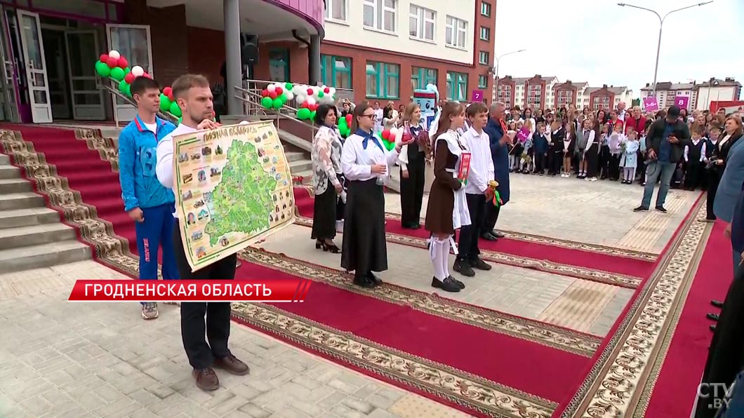 Более миллиона детей сели за парты в Беларуси! Рассказываем, каким был этот День знаний-2 Более миллиона детей сели за парты в Беларуси! Рассказываем, каким был этот День знаний-2