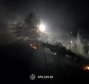 Польские пограничники круглосуточно используют сирены и прожекторы, чтобы не давать беженцам спать