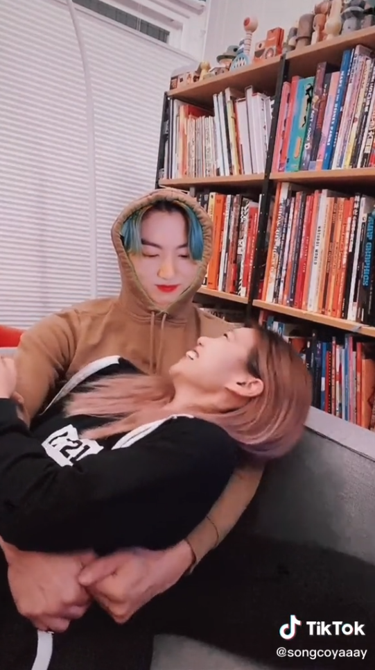 Девушка показала, как превратить мужа в айдола k-pop. И в этом случае парень имеет полное право немножко обидеться -7