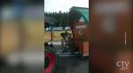 Немец едет на ЧМ по футболу на «пивной бочке». Как это выглядит