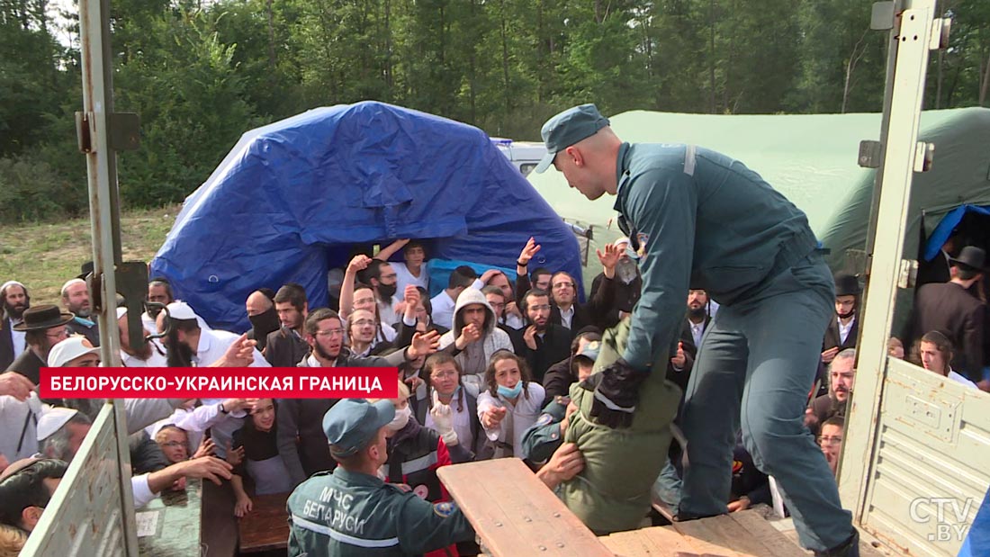 Паломник-хасид на границе: «Мы никуда не вернёмся, мы будем стоять тут, пока нас не впустят»-14