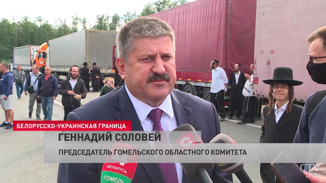 Паломник-хасид на границе: «Мы никуда не вернёмся, мы будем стоять тут, пока нас не впустят»-19