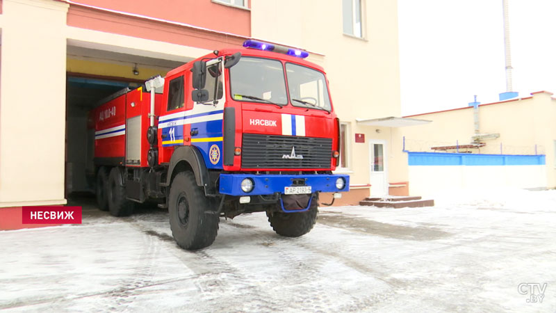 Несвижский замок – в огне: МЧС проводит масштабные учения -4