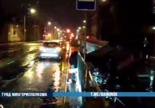 На Плеханова нетрезвый водитель перевернулся на каршеринговом авто