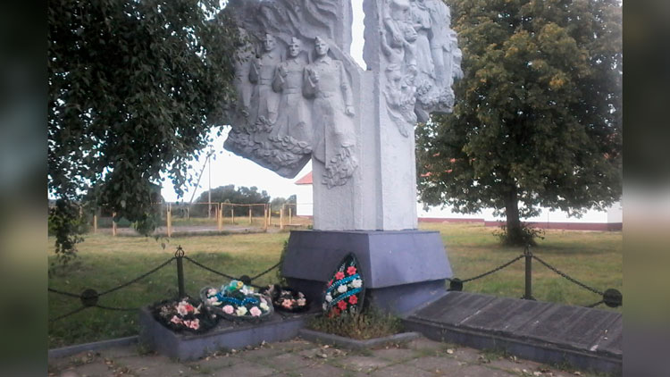 Воевал до Победы! Дочь и внуки ежегодно наведываются к обелиску павшим. «Незабытые истории»-4