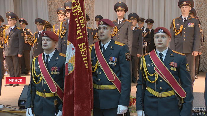 Николай Карпенков на церемонии прощания с военнослужащими: на гражданку ушли одни из лучших солдат-4
