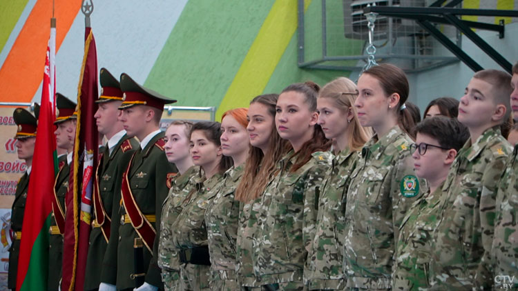 Всё у нас получается очень хорошо! Карпенков рассказал об успехах военно-патриотических клубов-10