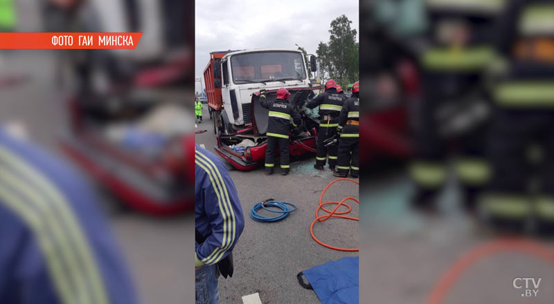 33-летний водитель Nissan погиб. На проспекте в Минске столкнулись самосвал и легковушка-1