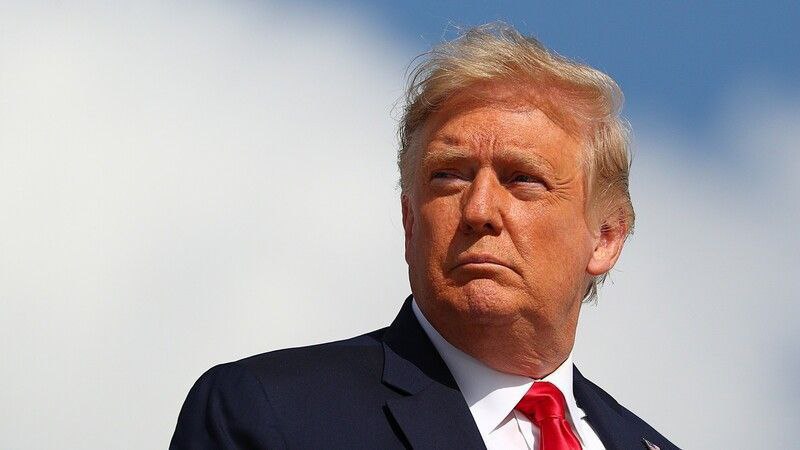 Трамп заявил, что не торопится с санкциями, потому что хочет видеть мир в Украине