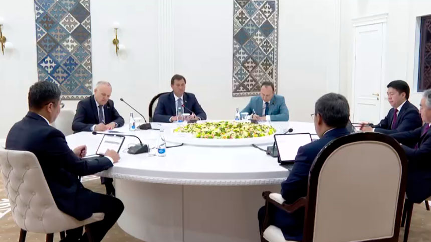 Глава МИД Беларуси провел встречу с Президентом Кыргызстана