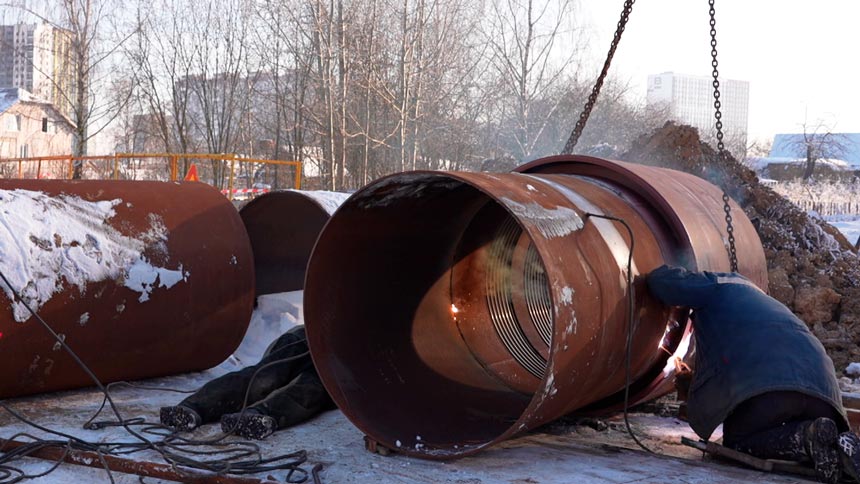 Прорыв теплотрассы в Минске – энергетики продолжают устранять последствия аварии