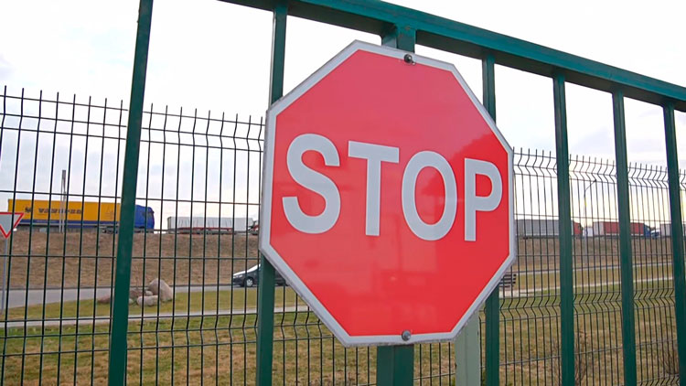 Порядка 700 литовских фур покинули Беларусь Порядка 700 литовских фур покинули Беларусь