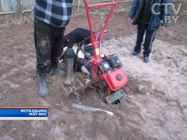 В Дзержинском районе мужчине зажало ногу мотокультиватором