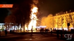 В Гомеле в новогоднюю ночь горели городские елки: видеофакт