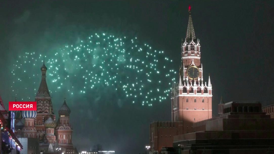 Карнавал в Бразилии и запрет на публичные празднования в Греции. Как в мире отмечали Новый год?-13