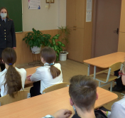 «Поможет сохранить им жизнь». Милиция Минска провела для школьников открытый урок по ОБЖ