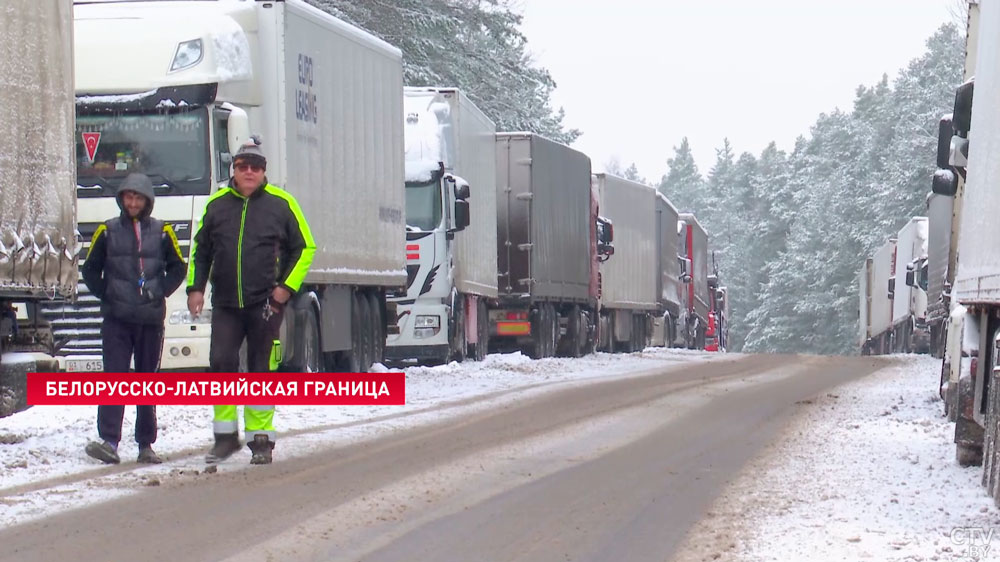 «На границе стою в пробке». Более 300 грузовиков скопилось в пункте пропуска «Урбаны» на выезд в ЕС-1