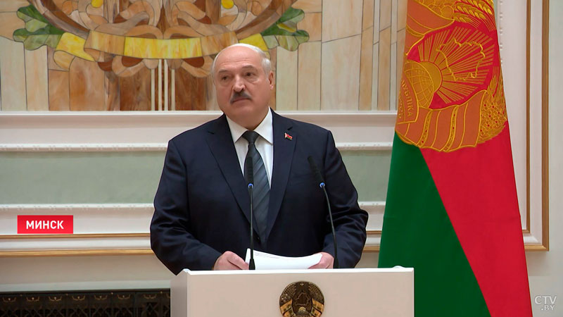 Лукашенко: решающую роль в укреплении обороноспособности страны играют военные. Их ядро – офицерский корпус-7 Лукашенко: решающую роль в укреплении обороноспособности страны играют военные. Их ядро – офицерский корпус-7