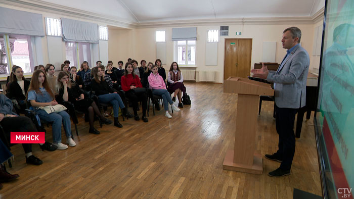 Олег Романов встретился со студентами академии музыки в Минске в формате «Зачётного разговора»-7