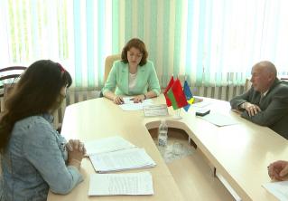 «Дорога у нас, сами видите: покрытие – натурэль». С какими вопросами обратились жители Дзержинска к представителю Администрации Президента «Дорога у нас, сами видите: покрытие – натурэль». С какими вопросами обратились жители Дзержинска к представителю Администрации Президента