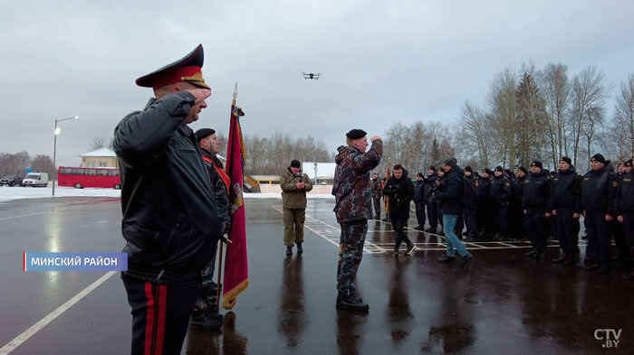 Команда журналистов решила преодолеть полосу препятствий минского ОМОНа. Чем закончился эксперимент?-49